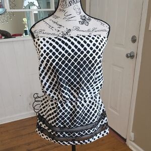 White House Black Market Monochrome Geometric Blouse